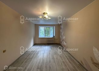 Продается трехкомнатная квартира, 54.2 м2, Волгоград, улица Ткачева, 15, Центральный район