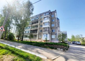 Продам 3-комнатную квартиру, 64.4 м2, Соликамск, улица Парижской Коммуны, 2