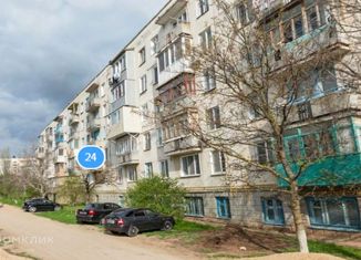 Продажа 2-ком. квартиры, 41.9 м2, посёлок городского типа Кача, улица Авиаторов, 24