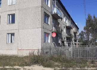 Продам трехкомнатную квартиру, 62 м2, деревня Плотинка, Школьная улица, 1