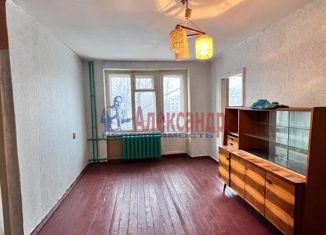 Продается 2-ком. квартира, 43.3 м2, Кириши, улица Романтиков, 1