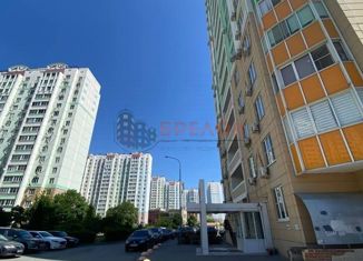 Продаю 1-ком. квартиру, 46 м2, Ростовская область, проспект Маршала Жукова, 31