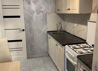 Продам 1-ком. квартиру, 27 м2, Нижний Новгород, улица Героя Советского Союза Васильева, 9, метро Автозаводская