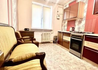 Продаю 1-комнатную квартиру, 40 м2, посёлок городского типа Комсомольское, Светлая улица, 29