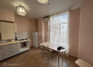 Продаю трехкомнатную квартиру, 59 м2, посёлок городского типа Дагомыс, Летняя улица, 4