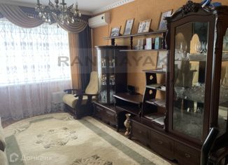 Трехкомнатная квартира на продажу, 62.8 м2, Майкоп, улица Патриса Лумумбы, 139