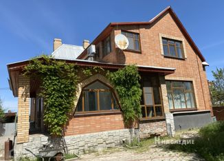 Продаю дом, 250 м2, село Круглое, улица Мира