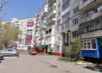 Продам 4-ком. квартиру, 93 м2, Невинномысск, Партизанская улица, 15