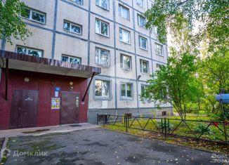 Продам 4-комнатную квартиру, 72.6 м2, Санкт-Петербург, проспект Науки, 4к2, метро Академическая