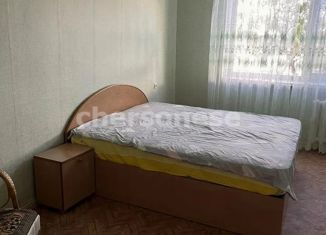 Сдам в аренду 2-ком. квартиру, 52 м2, Севастополь, улица Симонок, 55