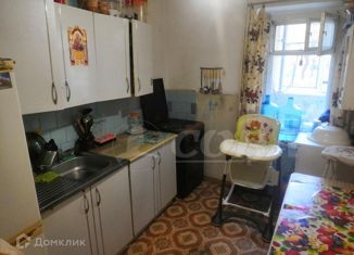 Продается 3-ком. квартира, 64.7 м2, посёлок городского типа Боровский, улица Максима Горького, 11