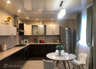 Продажа трехкомнатной квартиры, 100 м2, Ставрополь, улица Глинки, 37, микрорайон № 26