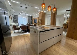 Сдам четырехкомнатную квартиру, 150 м2, Татарстан, улица Карла Маркса, 3