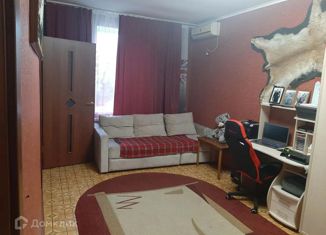 Продается 2-комнатная квартира, 33 м2, Таганрог, улица Бабушкина, 58