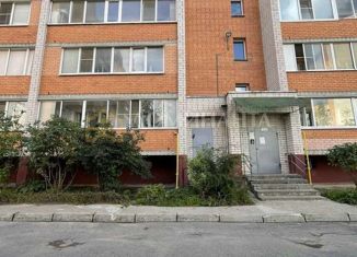 Продаю 4-ком. квартиру, 116 м2, Смоленск, улица Крупской, 61, Промышленный район