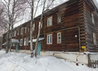 Продаю трехкомнатную квартиру, 54.2 м2, посёлок городского типа Верхняя Максаковка, Омская улица, 5