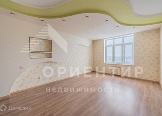 Продам 2-комнатную квартиру, 82.4 м2, Екатеринбург, улица Чкалова, 124, улица Чкалова
