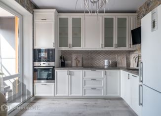 Сдача в аренду однокомнатной квартиры, 40 м2, Санкт-Петербург, улица Александра Матросова, 8к1, метро Лесная