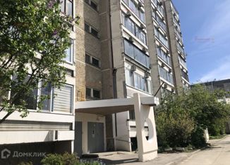 Продается трехкомнатная квартира, 63.8 м2, Свердловская область, улица Черняховского, 41А