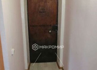 Продаю двухкомнатную квартиру, 40 м2, село Ленск, улица Ленина, 4