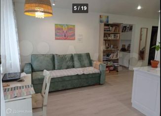 Продажа 2-комнатной квартиры, 47 м2, Уфа, ЖК Времена Года, улица Героя Зорина, 3