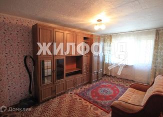 Продается однокомнатная квартира, 31 м2, Мыски, улица Максима Горького, 40