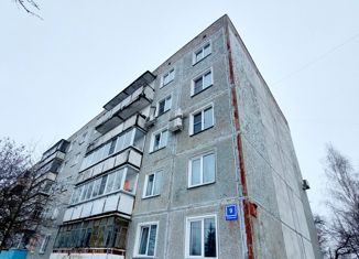 Продается трехкомнатная квартира, 67.4 м2, Киров, Нововятский район, Коммунистическая улица, 9