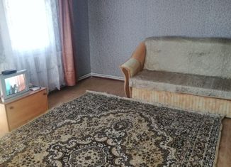 Продается 1-комнатная квартира, 32 м2, Новокубанск, Центральная улица, 29