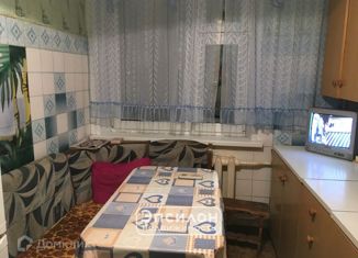 Продам 3-комнатную квартиру, 59 м2, Курская область, улица Крюкова, 16А