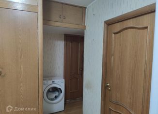 Продаю 3-ком. квартиру, 55 м2, Москва, Шоссейная улица, 51, Шоссейная улица
