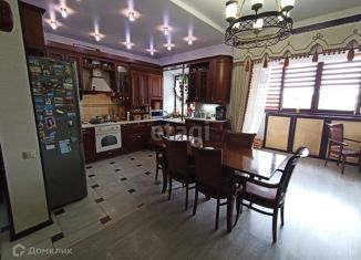 Продается четырехкомнатная квартира, 152.9 м2, Котлас, улица 70 лет Октября, 9А