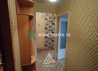 Продам однокомнатную квартиру, 32 м2, Челябинск, Салютная улица, 15