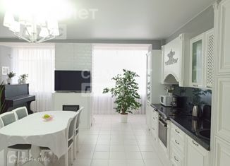 Продам 3-комнатную квартиру, 120 м2, Ставропольский край, улица Ленина, 484А