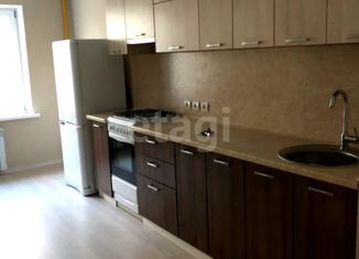 Сдается двухкомнатная квартира, 50 м2, Саратов, улица имени Н.М. Скоморохова, 21