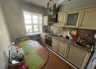 Продается 4-ком. квартира, 91 м2, Кимры, улица 50 лет ВЛКСМ, 32