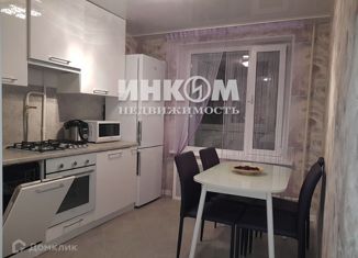 Сдаю в аренду 3-комнатную квартиру, 70 м2, Москва, Озёрная улица, 25