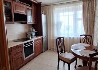 Продается 3-комнатная квартира, 77.5 м2, Смоленск, улица Рыленкова, 87