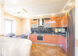 Продается 2-комнатная квартира, 60 м2, Петрозаводск, улица Черняховского, 43