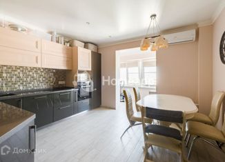 Продам двухкомнатную квартиру, 62 м2, Москва, улица Герасима Курина, 20, улица Герасима Курина