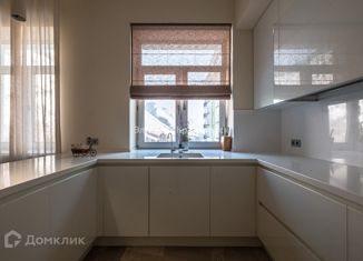 Сдаю 4-ком. квартиру, 170 м2, Красноярск, Живописная улица, 3к6, Октябрьский район