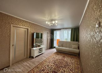 Продажа 4-комнатной квартиры, 60.9 м2, Тобольск, 8-й микрорайон, 25