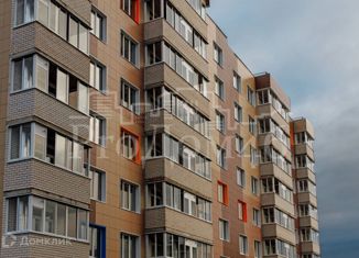 Продается 3-комнатная квартира, 84.6 м2, Курск, улица Генерала Григорова, 44