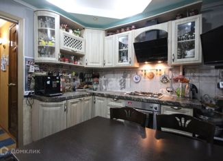 Продается трехкомнатная квартира, 64.9 м2, Новый Уренгой, микрорайон Мирный, 1/6