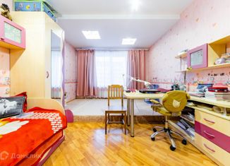 Продается четырехкомнатная квартира, 110.3 м2, Санкт-Петербург, Искровский проспект, 32к1, метро Улица Дыбенко