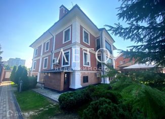 Продам дом, 805 м2, Сочи, Первомайская улица, 7/1, микрорайон Центральный