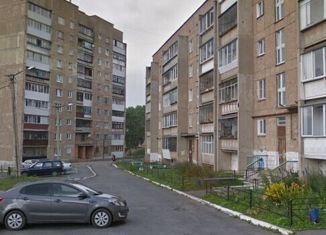 Продается 3-комнатная квартира, 58.6 м2, Челябинская область, улица Строителей, 21