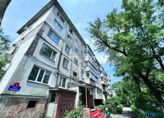 Продаю 2-ком. квартиру, 47.7 м2, Владивосток, Амурская улица, 4, Фрунзенский район