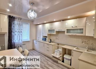 Продается 3-комнатная квартира, 82 м2, Ставрополь, улица Рогожникова, 58