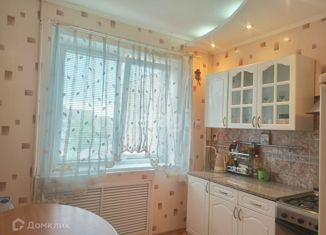 Продается 3-комнатная квартира, 63.9 м2, Боровичи, набережная 60 лет Октября, 2