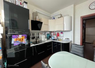Продам 2-ком. квартиру, 52.1 м2, Екатеринбург, Кишинёвская улица, 33, Кишинёвская улица